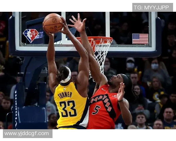 真硬啊!杜伦强吃特纳转身上篮打成2+1 分差达到20分